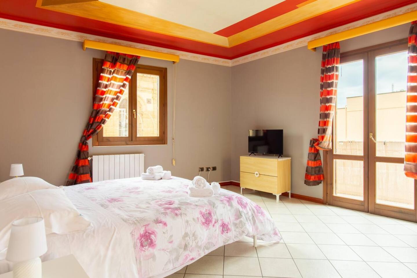 2 Apartments - Akragas Home 1 & 2 On Via Atenea City Center With View Agrigento Exterior photo