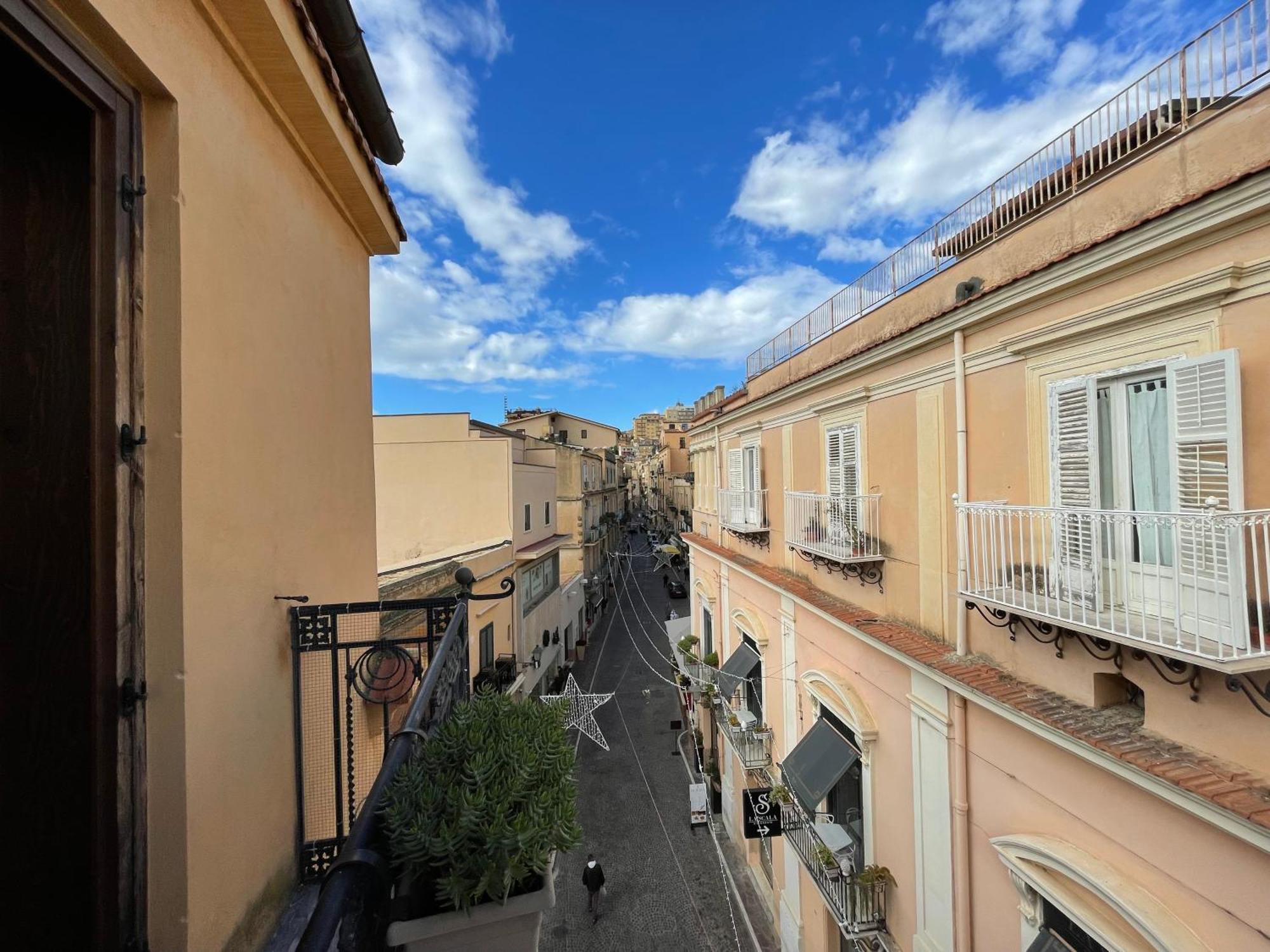 2 Apartments - Akragas Home 1 & 2 On Via Atenea City Center With View Agrigento Exterior photo